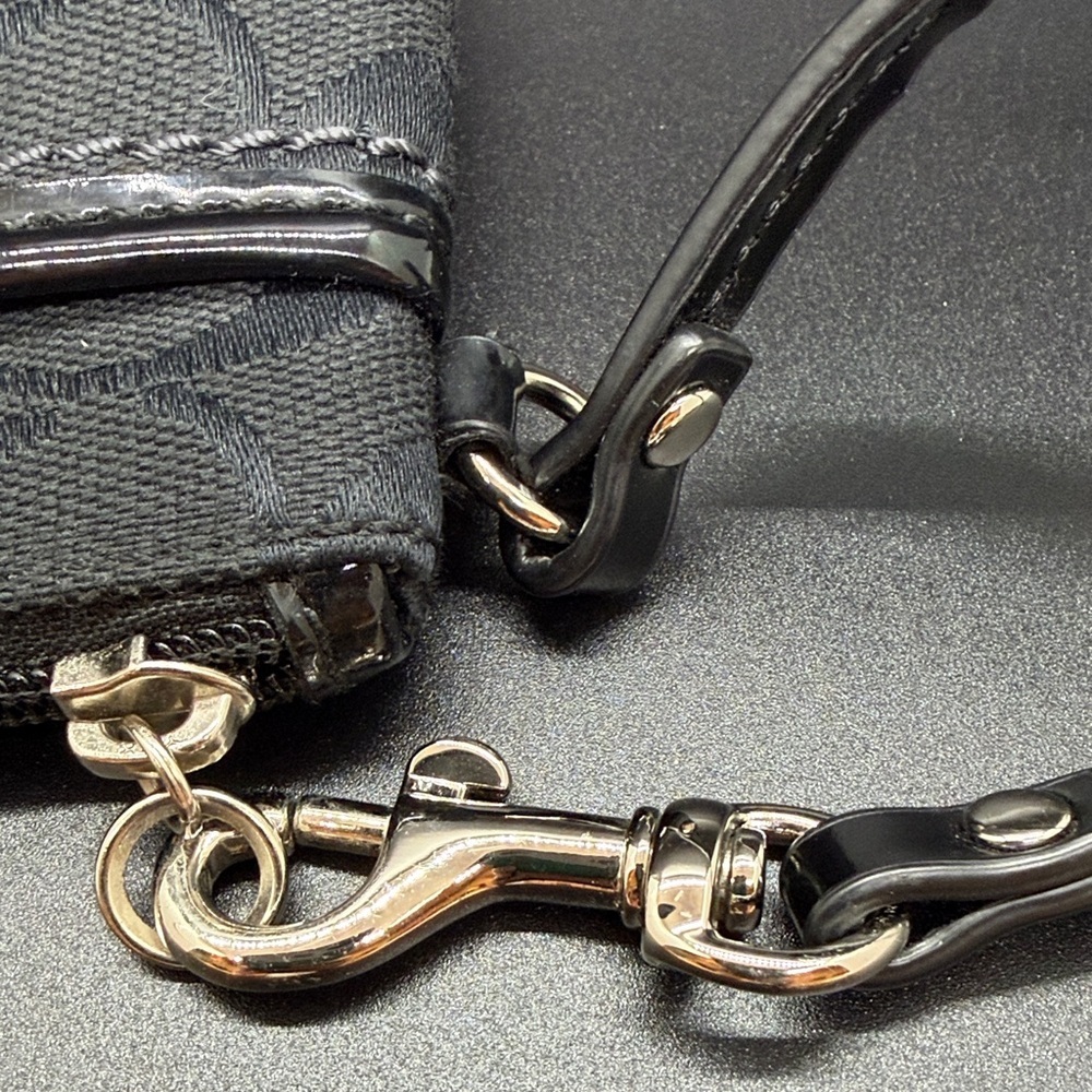 Coach Signature Black Turnlock Wristlet - Picture 3 of 6